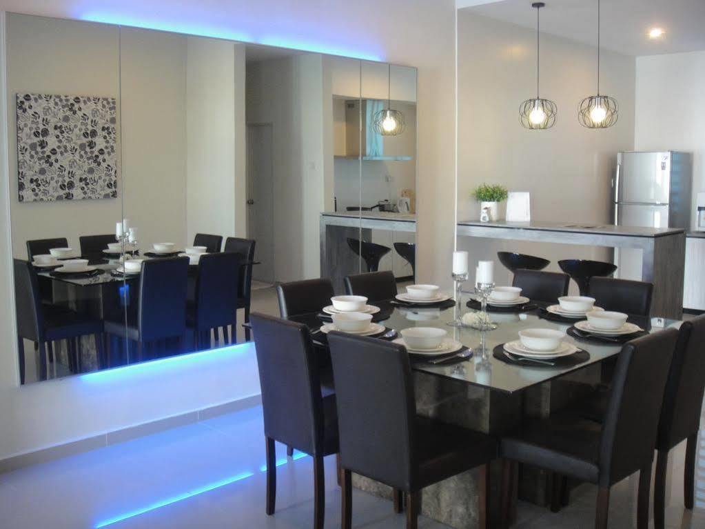 Shamrock Beach Villas Batu Ferringhi Penang Esterno foto